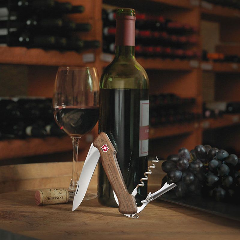 Navaja Wine Master color Nuez Victorinox Victorinox Store Peru