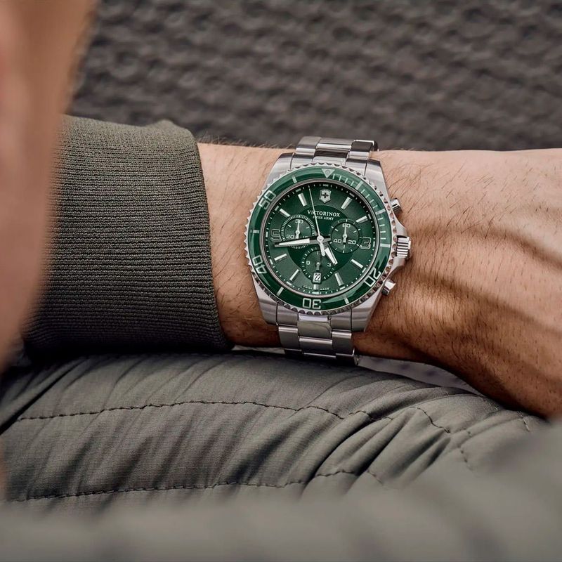 Reloj_Maverick_Chronograph_correa_de_acero_inoxidable_dial_verde_Victorinox_6